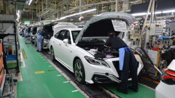 टोयोटा ने सभी 14 जापानी संयंत्रों में उत्पादन अस्थायी रूप से रोक दिया