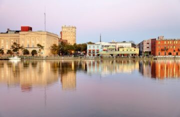 노스캐롤라이나주 윌밍턴은 무엇으로 유명합니까? 이 해안 도시의 매력 10가지