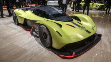 Aston Martin Valkyrie saattaa täyttää kohtalonsa Le Mans Hypercarina vuonna 2025 - Autoblog