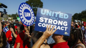 Producătorul auto Stellantis face contraofertă de 14.5% în majorări către United Auto Workers - Autoblog