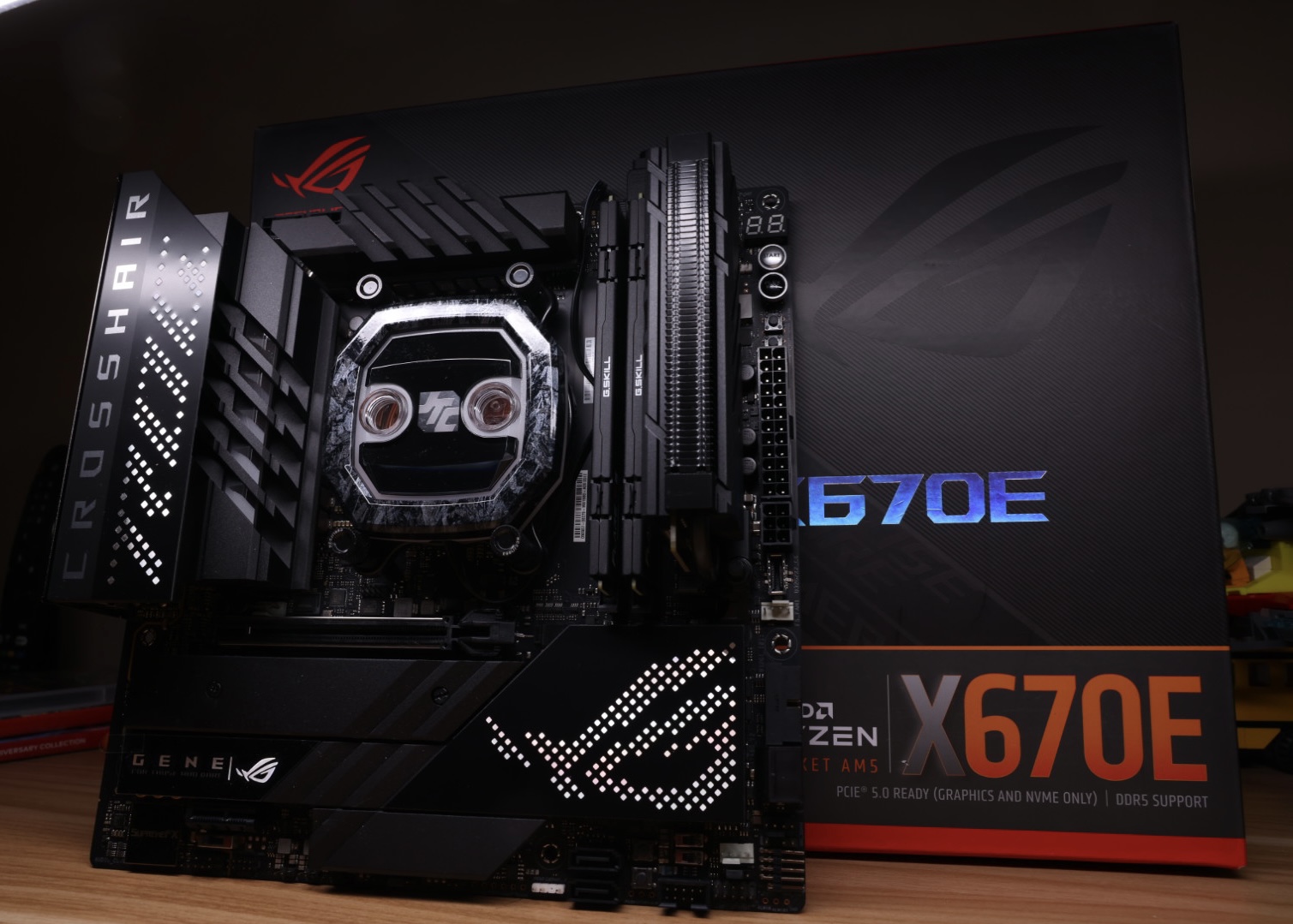 Asus ROG X670E Gene - أفضل لوحة AMD SFF متميزة