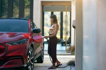 BMW、ホンダ、フォードが新たな充電ベンチャーを設立 - デトロイト支局