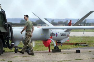 Storbritannia skal produsere dronestrategi innen årets slutt