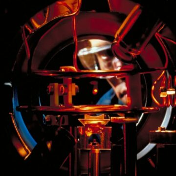 Colder: kuidas füüsikud ületasid laserjahutuse teoreetilise piiri ja panid aluse kvantrevolutsioonile – Physics World