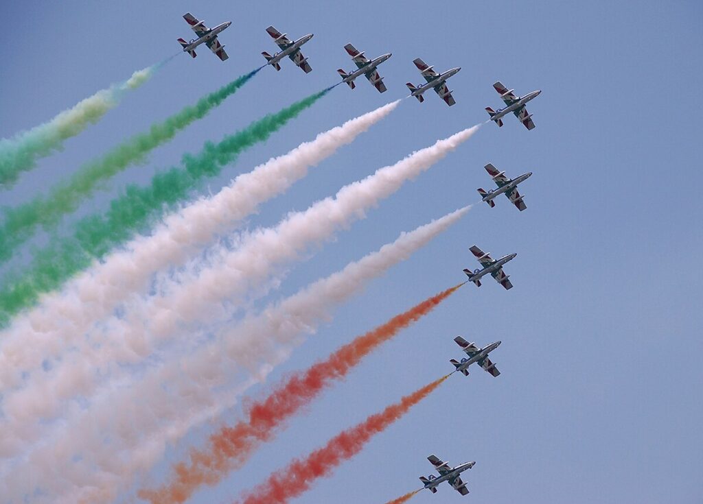 Crash of a plane of Italian aerobatic team "Frecce tricolori" kills child on the ground