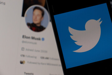 Ілон Маск змінив бренд Twitter на "X", знову граючи з ідеєю платежів дожів | Живі новини Bitcoin