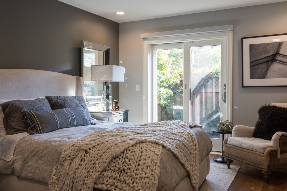 Bedroom design with soft color pallet 