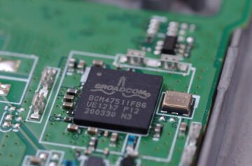 Tájékoztatásul a Broadcom segített a Google-nak elkészíteni ezeket a TPU chipeket