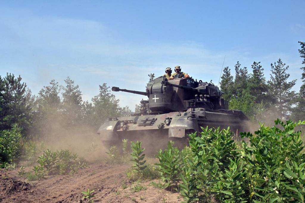 Đức chuyển lô đạn Gepard mới đầu tiên tới Ukraine