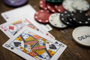 How Can Online Poker Players Use AI to Win More Games? - Supply Chain Game Changer™