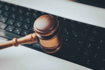 Juiz rejeita ação coletiva contra Uniswap, regras DEX não é responsável por tokens fraudulentos