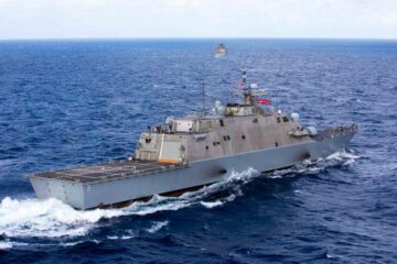 Marinha desativa navio de combate litorâneo Milwaukee
