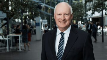 Голова правління Qantas каже, що «не йде» від Джойс
