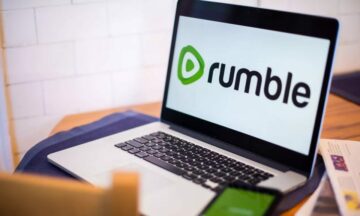 Rumble, İngiltere Parlamentosu'nun Russell Brand'i platformdan kaldırma ve şeytanlaştırma yönündeki "rahatsız edici" talebini reddettiğini söyledi