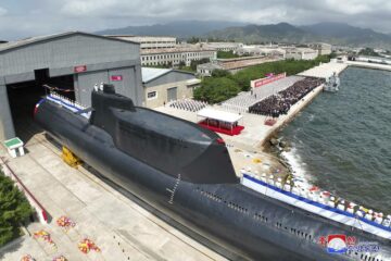 Sehen Sie sich Nordkoreas neues U-Boot mit ballistischen Raketen an