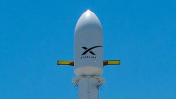 SpaceX משגרת רקטת Falcon 9 עם 22 לווייני Starlink מקייפ קנוורל