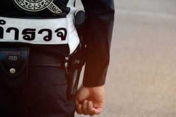 Det thailandske politi angriber højt profilerede betjente for ulovligt spil
