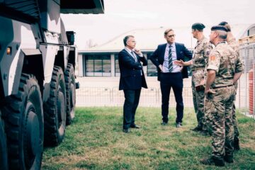 Giám đốc vũ khí Vương quốc Anh Andy Start sẵn sàng thay đổi việc mua lại 'lớn'