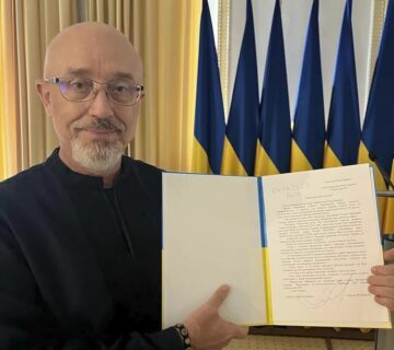 Ukraine’s defense minister resigns after Zelenskyy announces new one