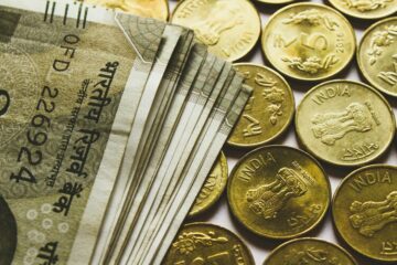 USD/INR hintauutiset: Intian rupia laskee 83.00:aan, kun kauppiaat nuolevat Kiinan aiheuttamia haavoja