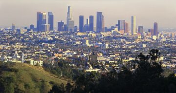 5 בנייני דירות של אמצע וילשייר לצ'ק-אאוט בלוס אנג'לס, קליפורניה