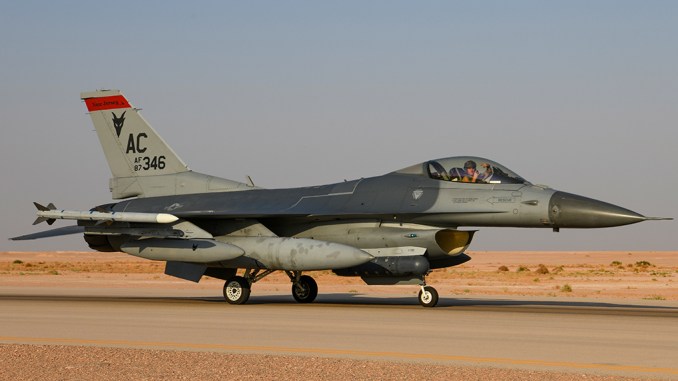 중동에서 미국의 자세를 더욱 강화하기 위해 공군 주방위군 F-16 배치