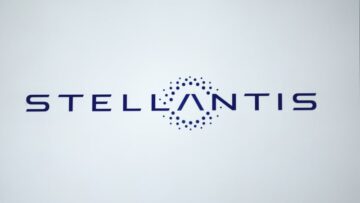 Canadiske bilarbejdere satte strejkefrist til den 29. oktober hos Stellantis med forhandlinger til at starte onsdag - Autoblog