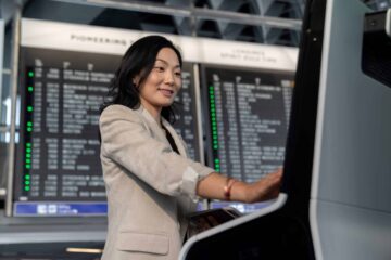 Az érintésmentes utazás ünneplése: a Frankfurti repülőtér úttörő biometrikus élménye minden légitársaság utasa számára