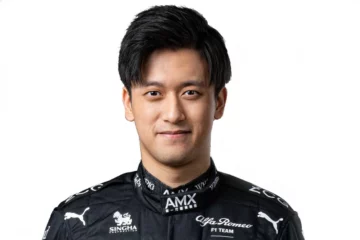 Chiński kierowca F1 Zhou Guanyu grający w CS2 z CadiaN