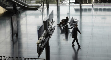 EuroAirport Basel-Mulhouse کو بم کی دھمکیوں کی وجہ سے دو بار خالی کرایا گیا۔