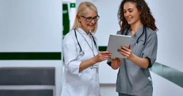 ارائه دهنده مراقبت های باروری Ovum Health با استفاده از ابزارهای چت و زمان بندی با IBM watsonx Assistant به بیماران اطلاعات می دهد - وبلاگ IBM