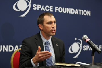 رئیس آژانس تدارکات فضایی "مشکل" به منتقدان پاسخ داد: "تغییر سخت است"