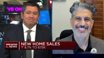HousingWire 的洛根·莫塔沙米 (Logan Mohtashami) 表示，较高的利率对房地产市场来说从来都不是一件好事