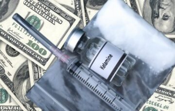 Kako zaslužiti denar s psihedeliki? - Ketaminske klinike upajo, da bodo pomagale bolnikom s hudo depresijo