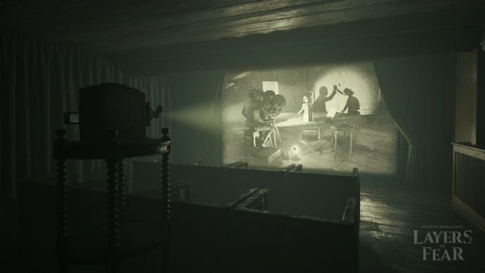 A screenshot from Layers of Fear's free chapter showing a movie projector beaming black and white footage onto a screen in a small abandoned cinema.