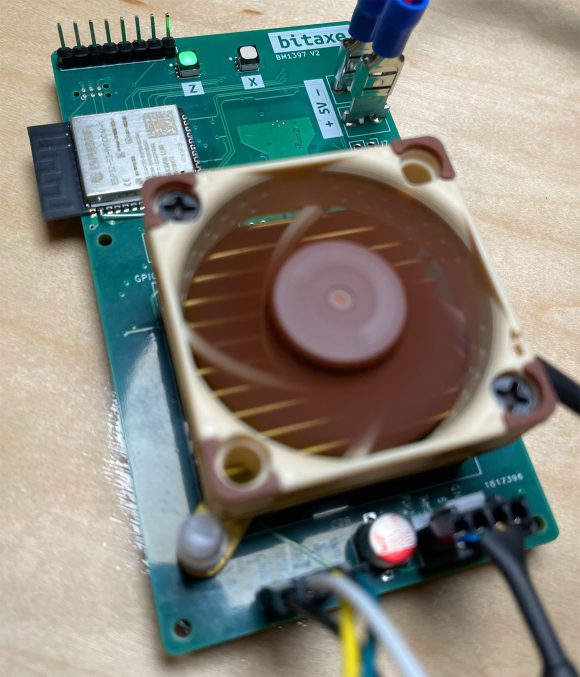 MiniBit 1366 و MiniBit 1397 تک تراشه بیت کوین ASIC ماینرهای خانگی ارائه شده توسط Bitaxe
