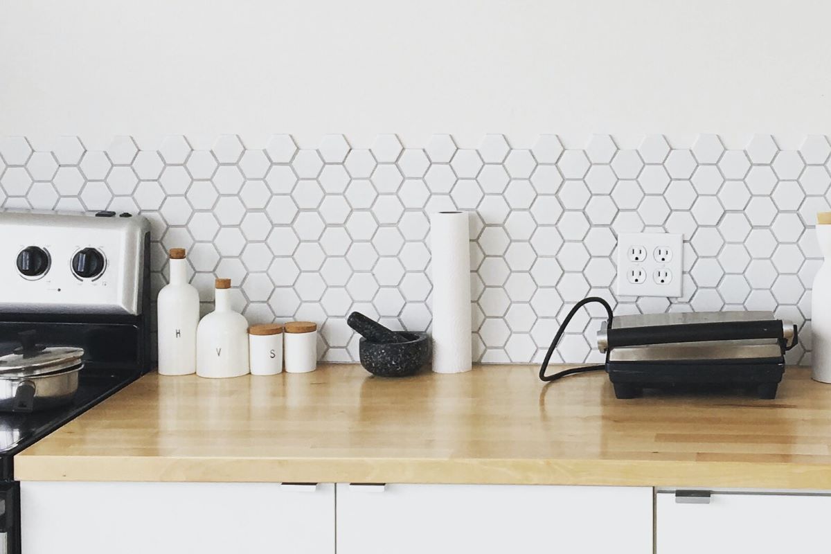 Pros and Cons of Peel-and-Stick Backsplash: Everything You Need to Know