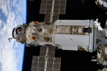 रूसी अंतरिक्ष स्टेशन प्रयोगशाला मॉड्यूल से शीतलक रिसाव होता दिखाई दे रहा है