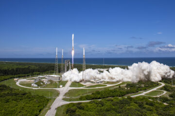 ULA Atlas 5 launches first Project Kuiper satellites