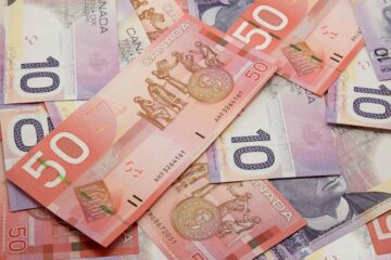 USD/CAD laskee kohti 1.3700:aa, kun Loonie kohoaa toiveikkaassa Kanadan työpaikkaraportissa
