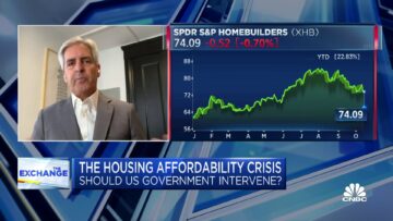 Wealthy Americans are not affected by the housing crisis, says former FHA Commissioner Stevens