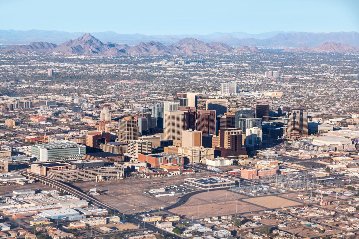15 Popular Phoenix Neighborhoods: Where to Live in Phoenix in 2024