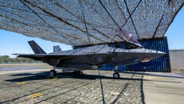 防衛省が高速ジェット機用の新しい迷彩構造をテスト