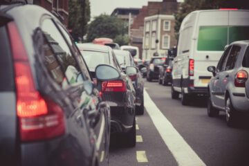 Vehiculele „murdare” pe drumurile din Londra aproape s-au redus la jumătate din iunie