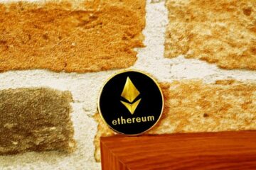 Ethereum وہیل $118 ملین کا نقصان کر سکتی ہے یہاں تک کہ ETH کی قیمت $2,000 کا نشان ٹوٹ جاتی ہے