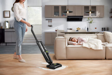 Eureka NEW400: Menyedot debu dan mengepel lantai mana pun hanya dengan satu perangkat