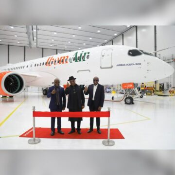 Ibom Air neemt zijn gloednieuwe Airbus A220-300 in ontvangst