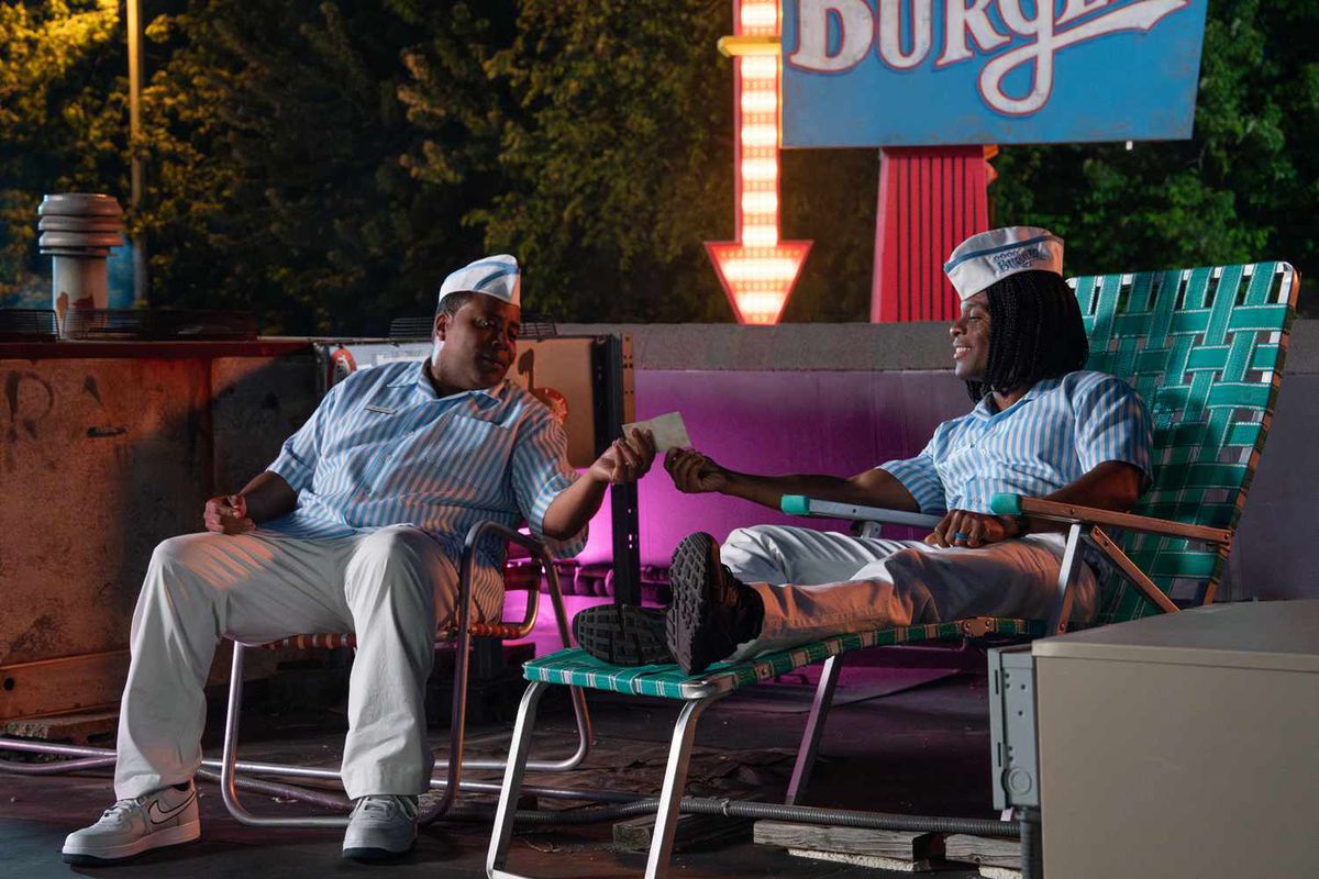(L-R) Kenan Thompson and Kel Mitchell in Good Burger 2.