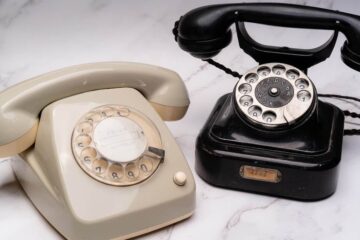 People Are Still Using Home Phones! Why? - Supply Chain Game Changer™