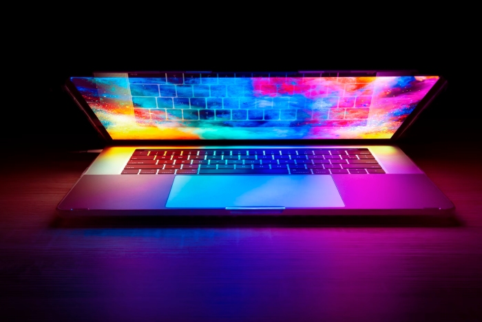 Unsplash Joshua Woroniecki MacBook Pro - The Impact of High-Speed Internet on Online Gaming and Casinos